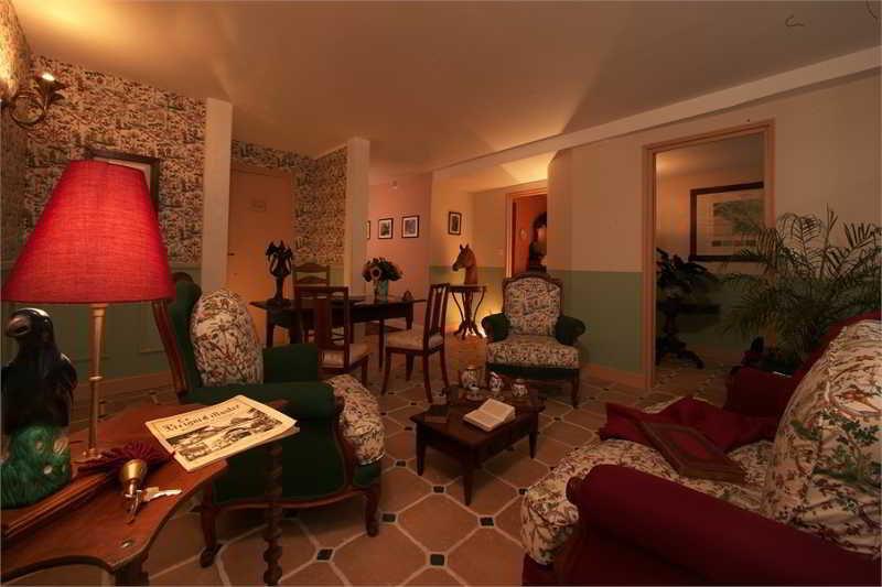 Logis Hotel Le Boudoir Belvès Buitenkant foto