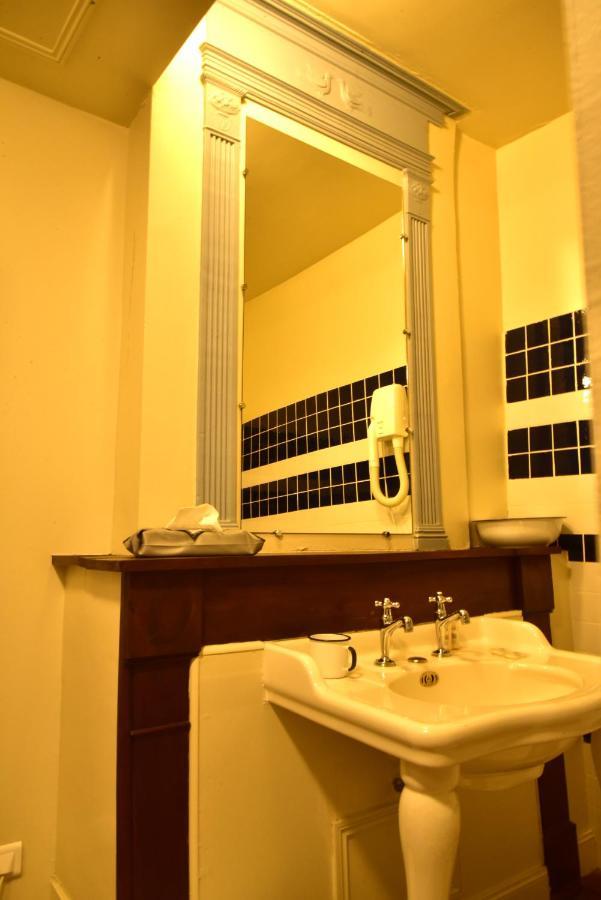 Logis Hotel Le Boudoir Belvès Buitenkant foto