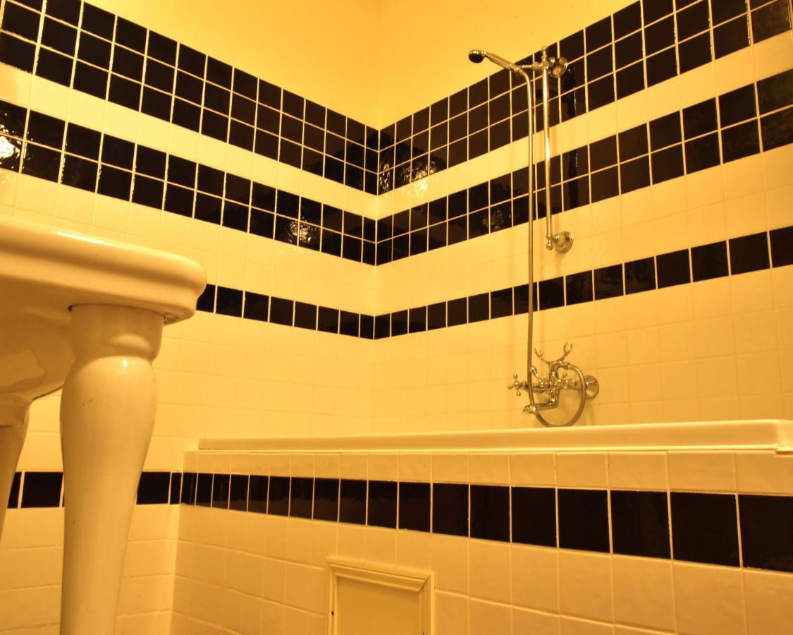 Logis Hotel Le Boudoir Belvès Buitenkant foto